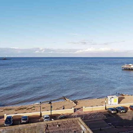 Stylish Beach Front Retreat 2 Bedrooms Herne Bay Extérieur photo